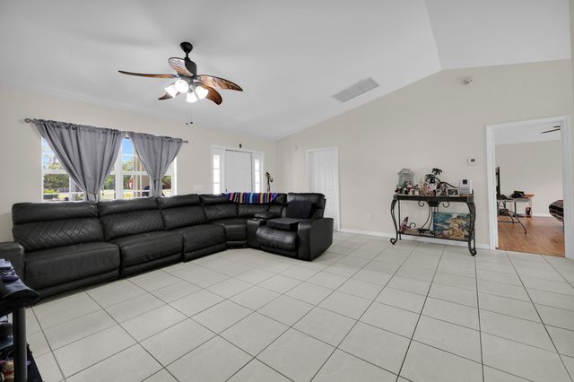 1295 12th Avenue SW, Vero Beach, FL 32962