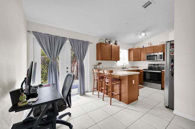 1295 12th Avenue SW, Vero Beach, FL 32962