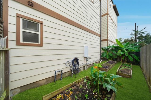 6107 Stillman Street, Houston, TX 77007