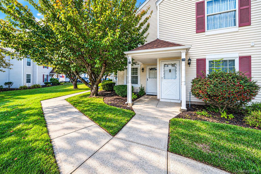 173 Fairview Circle, Middle Island, NY 11953 — exterior