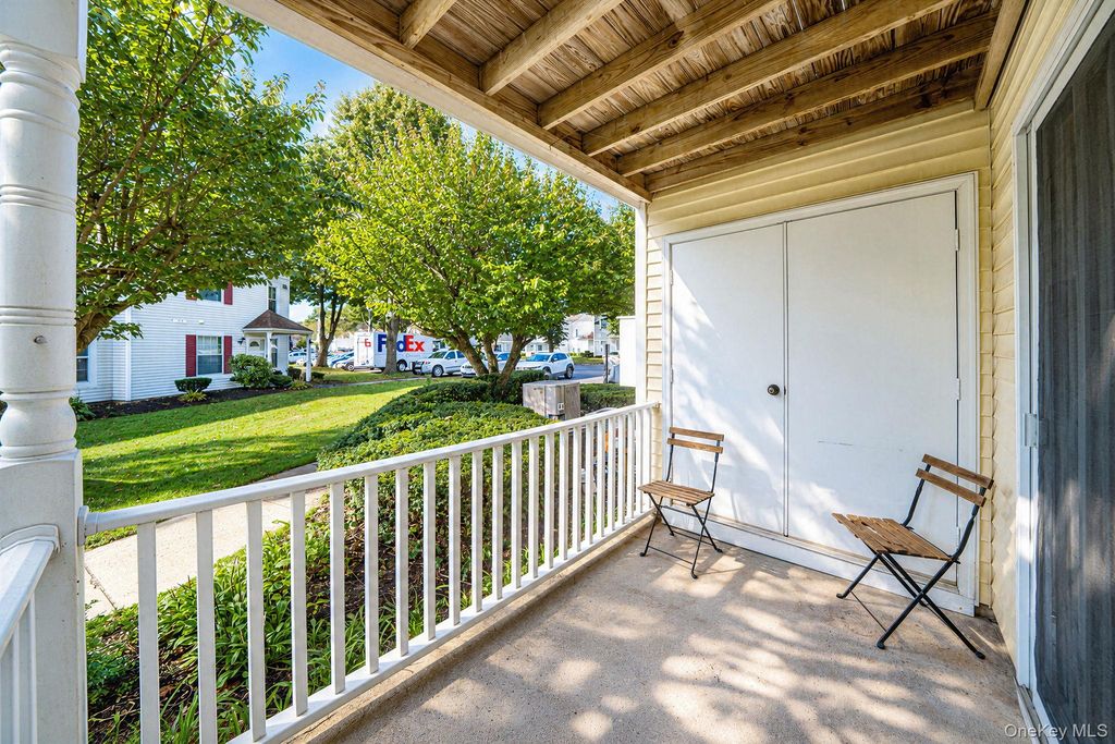 173 Fairview Circle, Middle Island, NY 11953 — photo 5