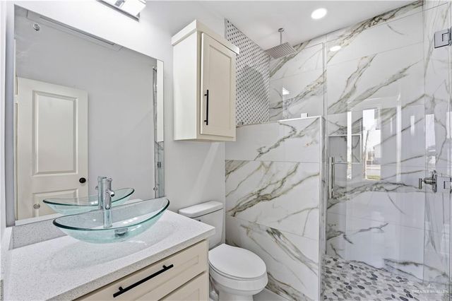 5900 N Playa Del Sol Street, Edinburg, TX 78542