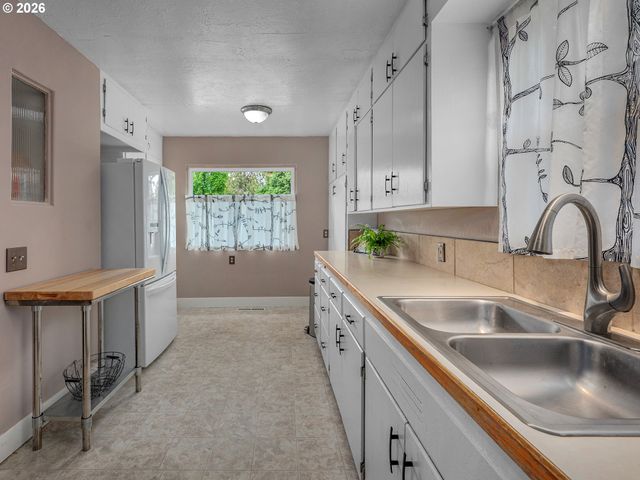 624 Ne EDISON St, Hillsboro, OR 97124