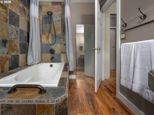624 Ne EDISON St, Hillsboro, OR 97124
