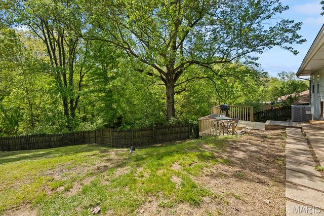 17 Highwood Lane, Belleville, IL 62223