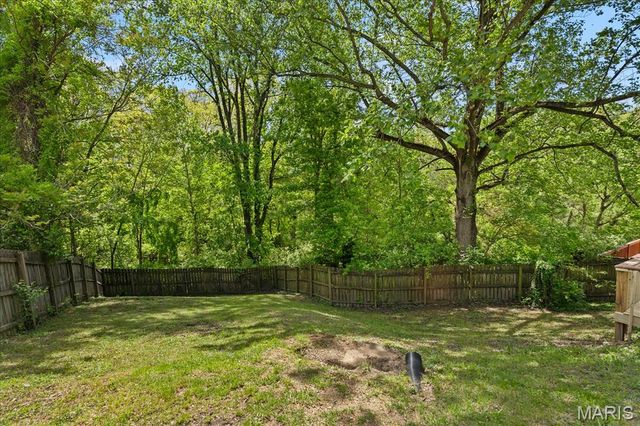 17 Highwood Lane, Belleville, IL 62223