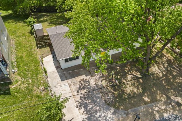 17 Highwood Lane, Belleville, IL 62223