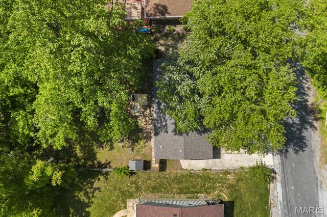 17 Highwood Lane, Belleville, IL 62223