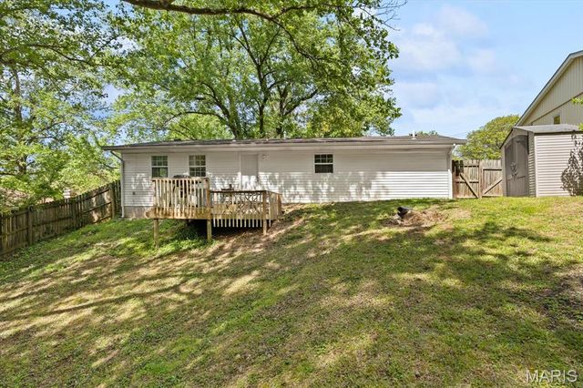 17 Highwood Lane, Belleville, IL 62223