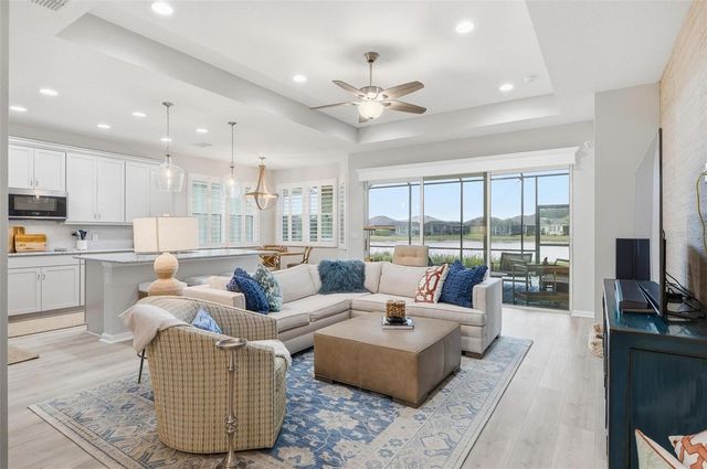 281 MARGARITAVILLE AVENUE, Daytona Beach, FL 32124