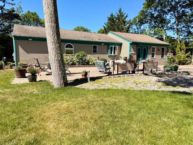 12 Ox Bow Rd., Falmouth, MA 02536