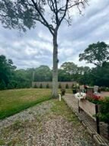 12 Ox Bow Rd., Falmouth, MA 02536