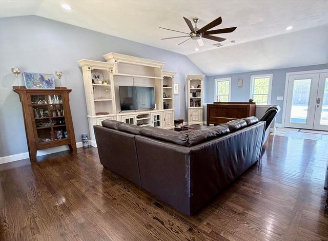 12 Ox Bow Rd., Falmouth, MA 02536