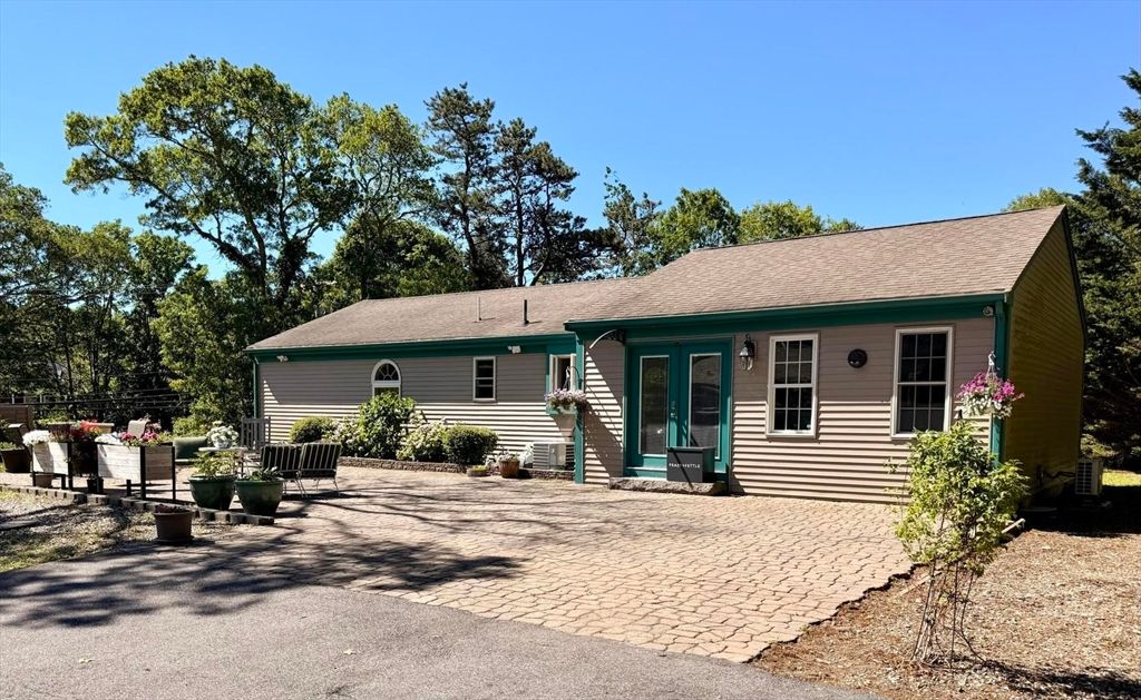 12 Ox Bow Rd., Falmouth, MA 02536