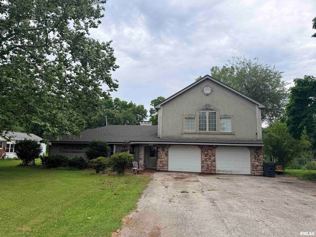 3302 E CEDAR HILLS Drive, Chillicothe, IL 61523