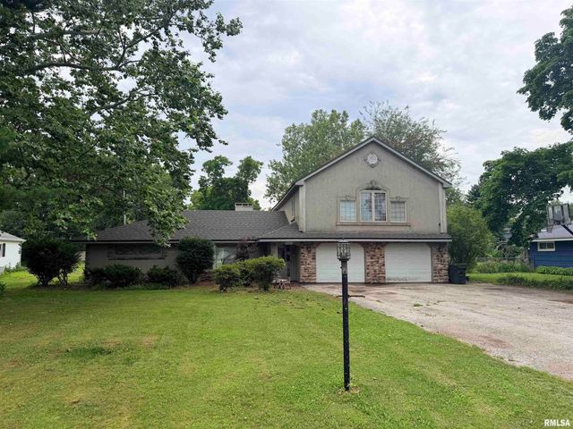 3302 E CEDAR HILLS Drive, Chillicothe, IL 61523