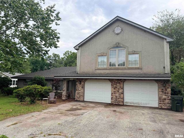 3302 E CEDAR HILLS Drive, Chillicothe, IL 61523