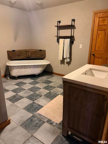 3302 E CEDAR HILLS Drive, Chillicothe, IL 61523