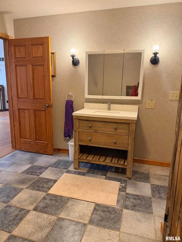 3302 E CEDAR HILLS Drive, Chillicothe, IL 61523