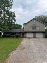 3302 E CEDAR HILLS Drive, Chillicothe, IL 61523