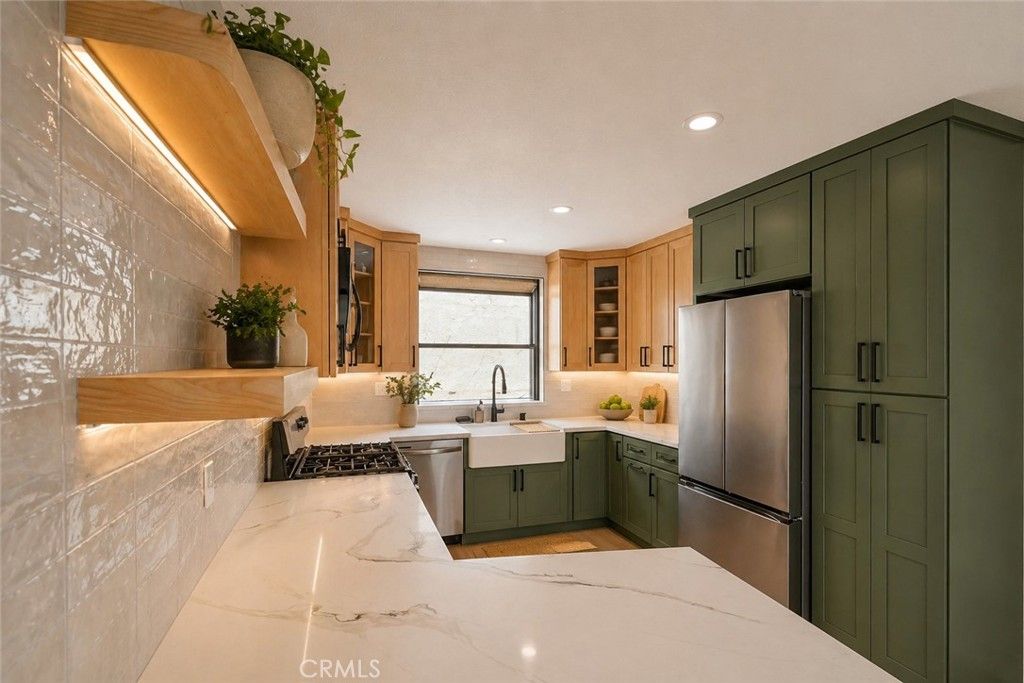 Image 10 of property listing at 2117 Grant Avenue 1, Redondo Beach, CA 90278