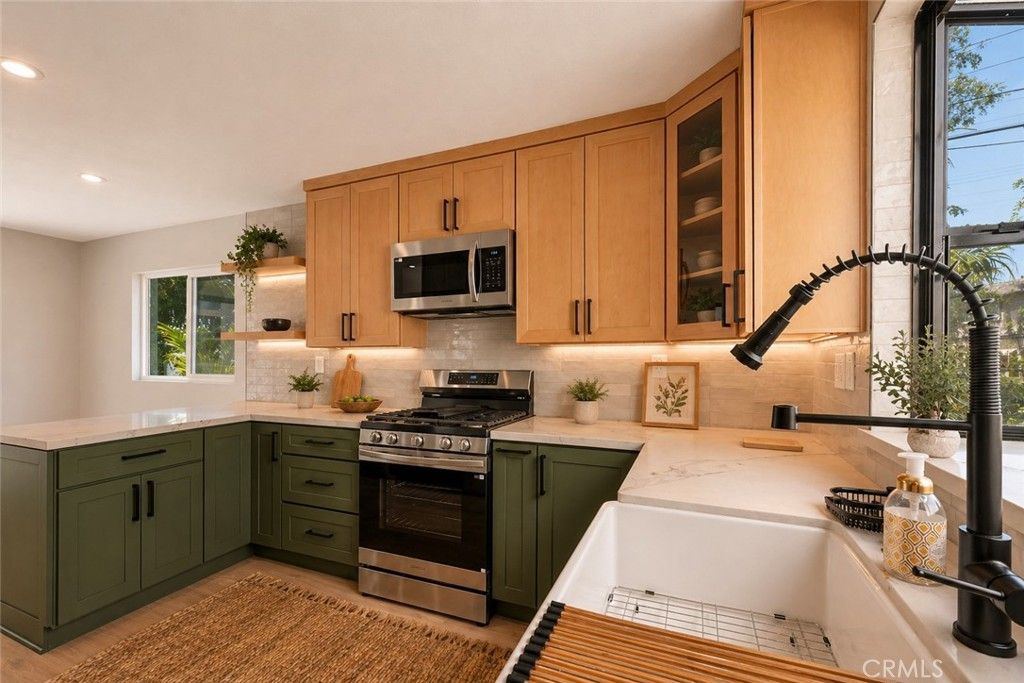 Image 13 of property listing at 2117 Grant Avenue 1, Redondo Beach, CA 90278
