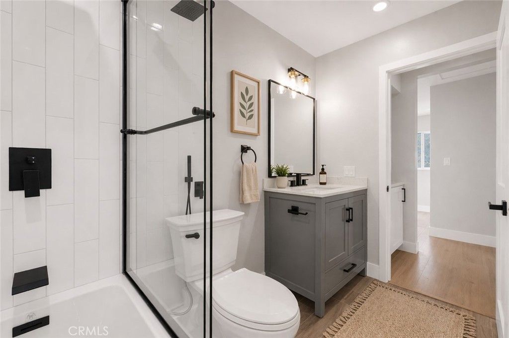 Image 20 of property listing at 2117 Grant Avenue 1, Redondo Beach, CA 90278