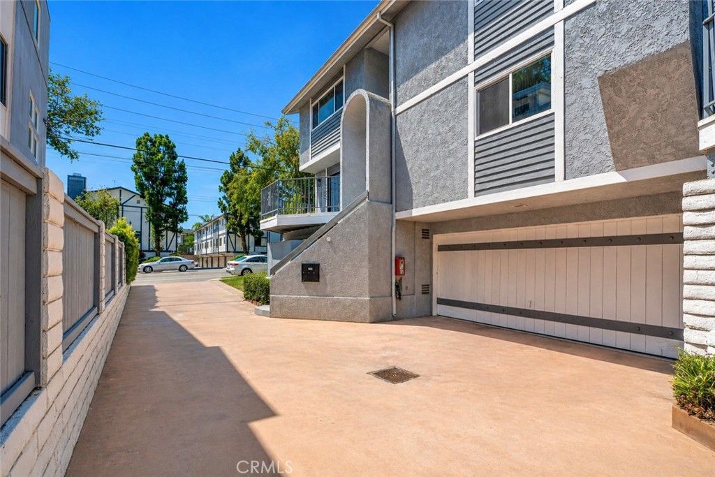 Image 38 of property listing at 2117 Grant Avenue 1, Redondo Beach, CA 90278