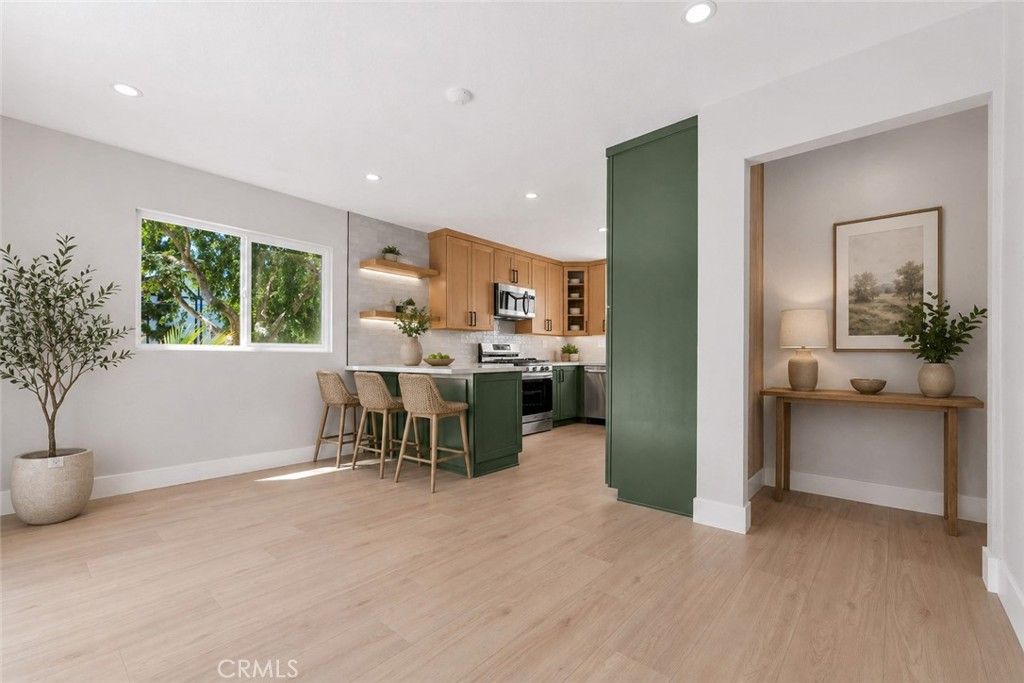Image 8 of property listing at 2117 Grant Avenue 1, Redondo Beach, CA 90278