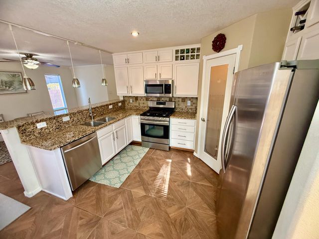 10909 Dream Weaver Drive NW, Albuquerque, NM 87114