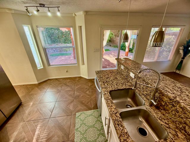 10909 Dream Weaver Drive NW, Albuquerque, NM 87114