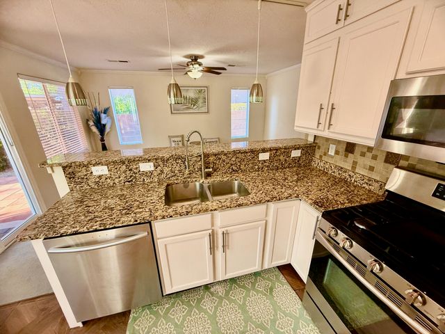 10909 Dream Weaver Drive NW, Albuquerque, NM 87114