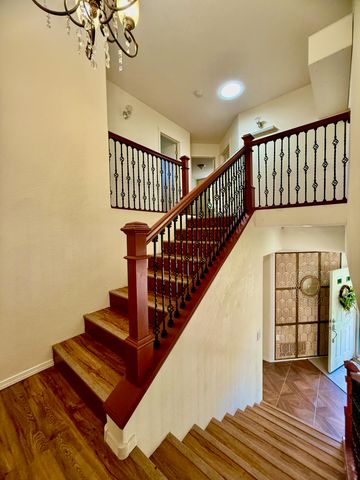 10909 Dream Weaver Drive NW, Albuquerque, NM 87114