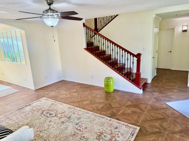 10909 Dream Weaver Drive NW, Albuquerque, NM 87114