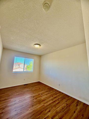 10909 Dream Weaver Drive NW, Albuquerque, NM 87114