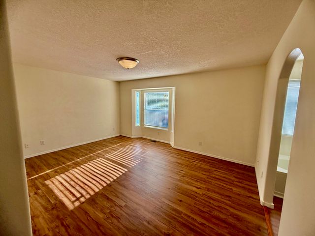 10909 Dream Weaver Drive NW, Albuquerque, NM 87114