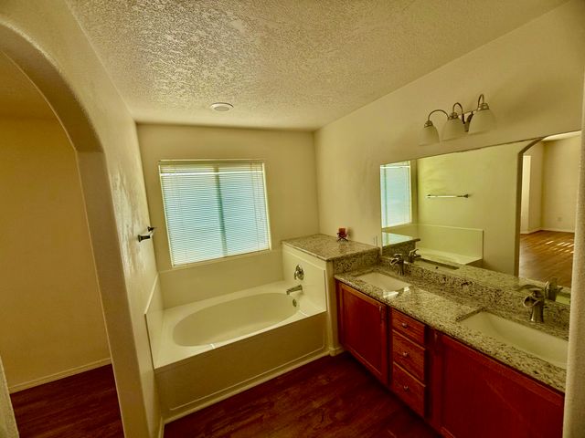 10909 Dream Weaver Drive NW, Albuquerque, NM 87114