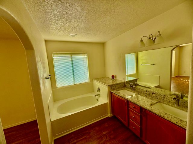 10909 Dream Weaver Drive NW, Albuquerque, NM 87114