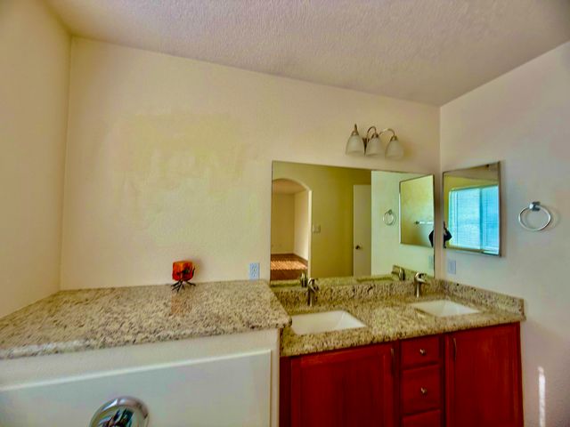 10909 Dream Weaver Drive NW, Albuquerque, NM 87114