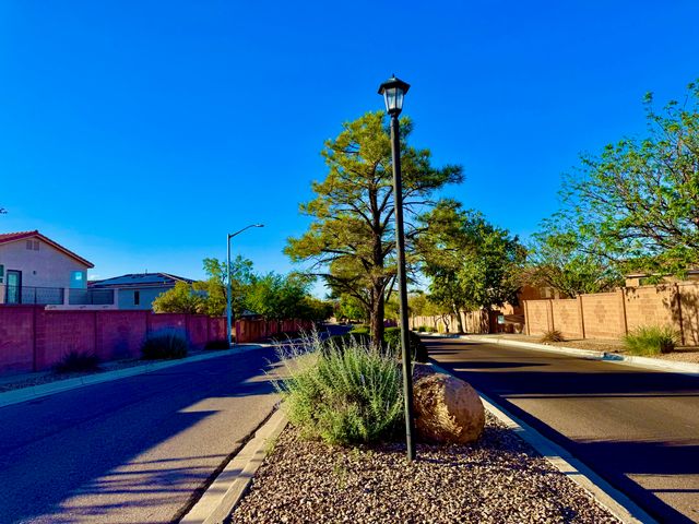 10909 Dream Weaver Drive NW, Albuquerque, NM 87114