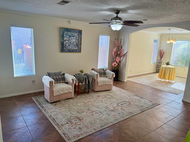 10909 Dream Weaver Drive NW, Albuquerque, NM 87114
