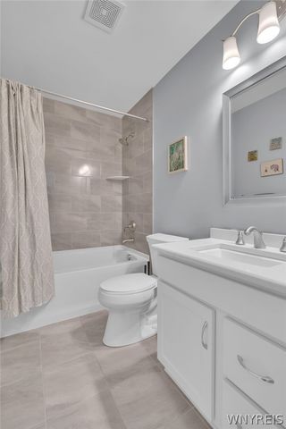 172 Northill Drive A, Amherst, NY 14221