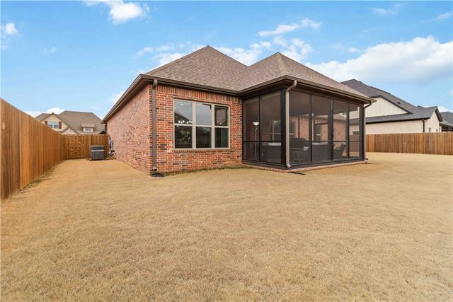 1504 Ridgeline Avenue, Lowell, AR 72745