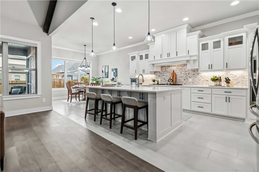 1504 Ridgeline Avenue, Lowell, AR 72745