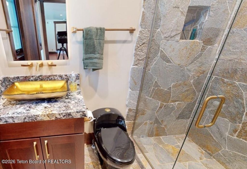 9802 HIDDENWATERS Lane, Victor, ID 83455 photo 14