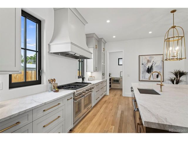 2045 S Cook St, Denver, CO 80210