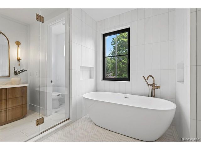 2045 S Cook St, Denver, CO 80210