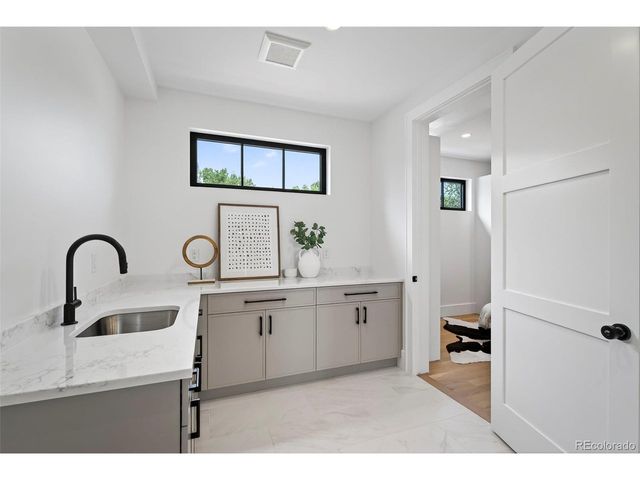 2045 S Cook St, Denver, CO 80210