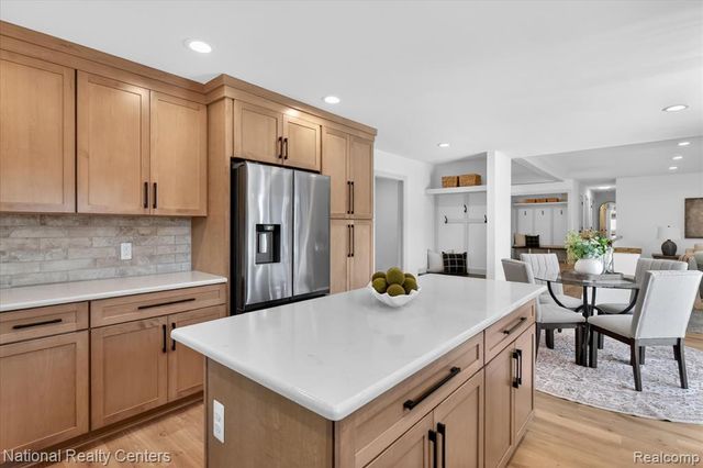 2601 Westwind Drive, Highland, MI 48357