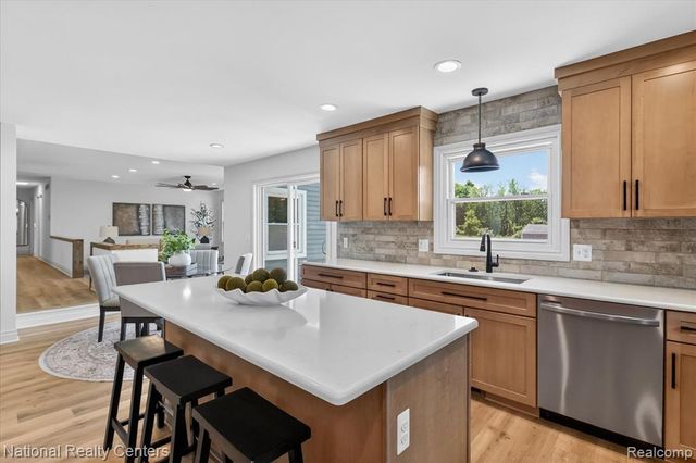 2601 Westwind Drive, Highland, MI 48357